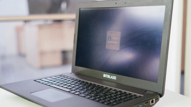«Пока не MacBook»: омская компания анонсировала ноутбук на базе российского процессора