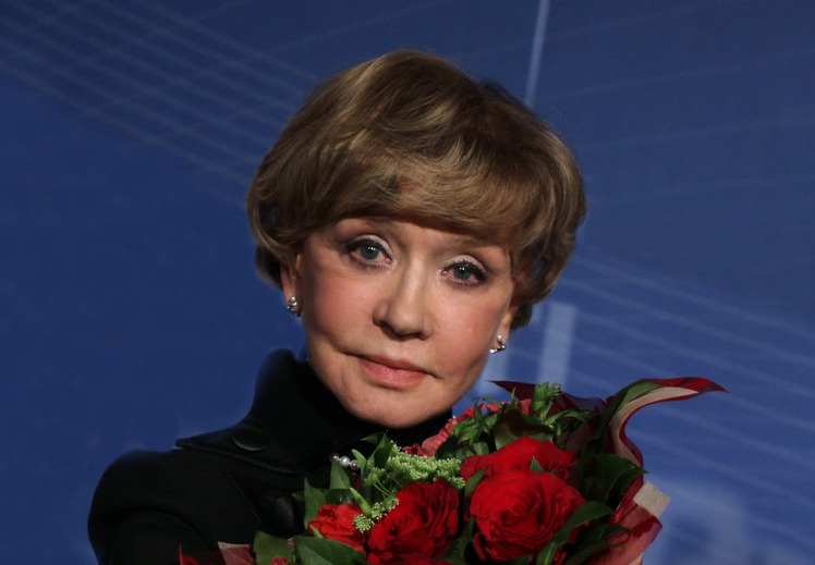 Рассталась с Меньшовым в молодости, но не смогла пережить утрату в старости. Почему Москва верила слезам Веры Алентовой