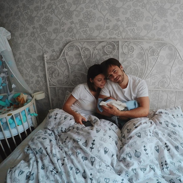 Иван Жидков познакомил дочь от первого брака с новорожденным сыном