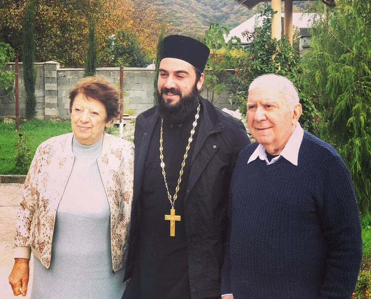 Сосо Павлиашвили показал трогательное фото с венчания пожилых родителей