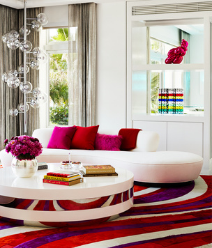 Красный цвет в гостиной: 40 ярких примеров