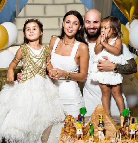 Джиган и Оксана Самойлова с дочерьми