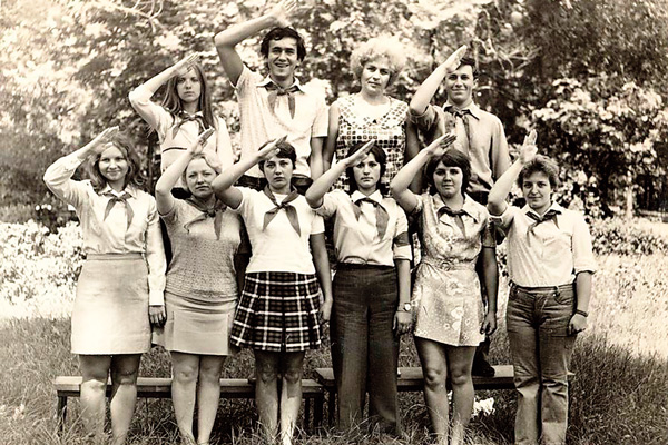 В юности Садальский работал вожатым в лагере «Орленок». Фото 1975 года