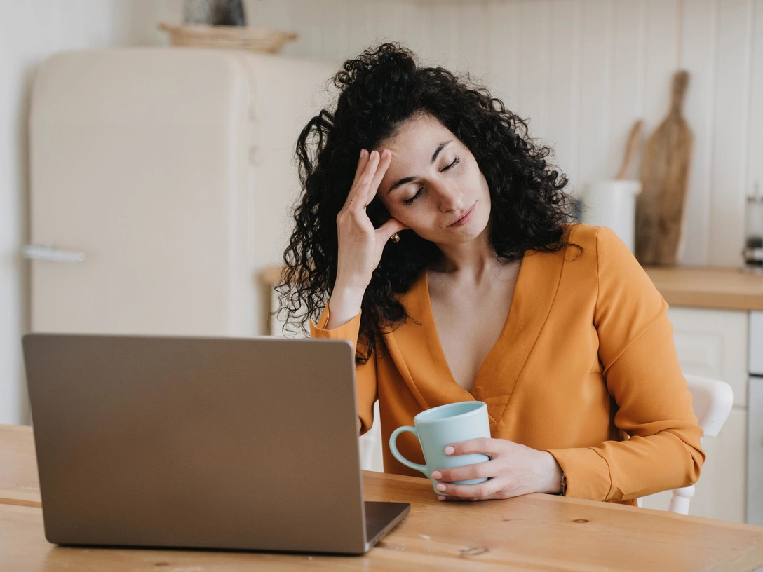 В группе риска: неочевидный сигнал организма, который может быть предвестником инсульта — проверьте себя | marieclaire.ru