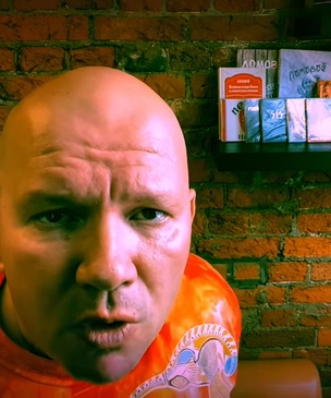 «Ты один, Володя, тащишь из болота родину!» Видеопародия на слова Путина о низких доходах — главном враге россиян