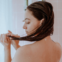 Об этом не пишут: чем опасны для беременных и кормящих шампуни от выпадения волос