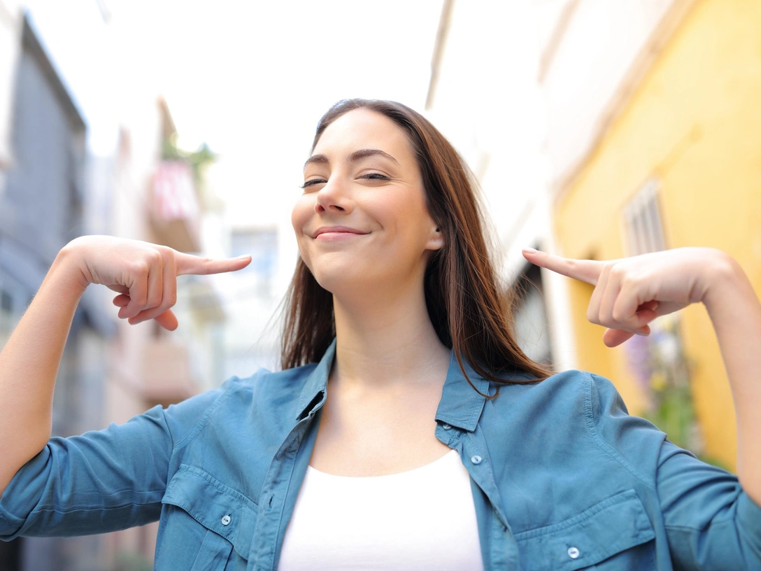 Красивые слова: как правильно хвастаться, чтобы не раздражать других людей | marieclaire.ru