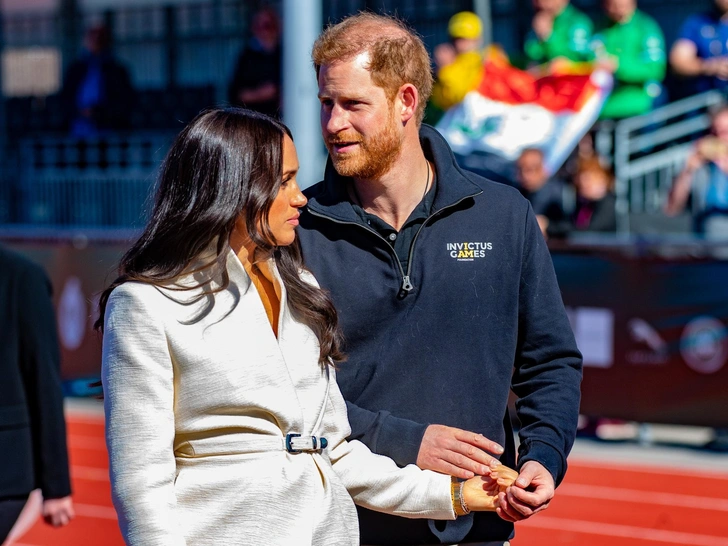 Принц Гарри и герцогиня Меган на Invictus Games в Zuiderpark в Гааге, 17 апреля 2022 | marieclaire.ru