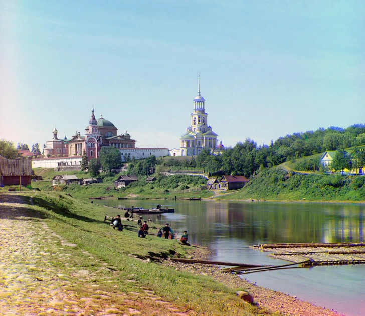 Торжок. Вид на монастырь с реки, 1910. Фотография С. М. Прокудина-Горского. | Источник: wikipedia.org