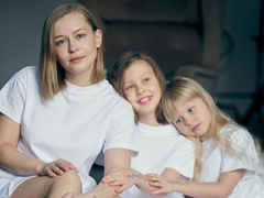 «Чтобы быть рядом с детьми»: Юлия Пересильд призналась, что хотела бы работать директором школы