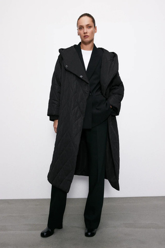 3 бренда, в коллекциях которых можно найти стеганое пальто, как у Ники Хилтон