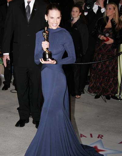 Хилари Суонк - эталон оскаровской номинантки в Helmut Lang | Источник: Getty