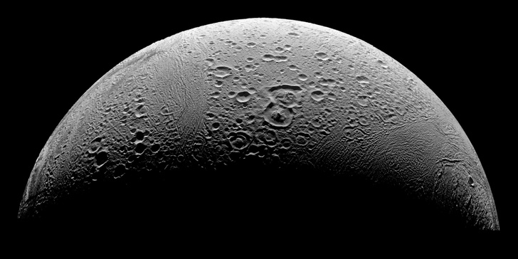 6-й элемент: на ледяной луне Сатурна нашли последний компонент, необходимый для жизни