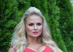 Анна Семенович закрутила роман с мужчиной на семь лет младше нее
