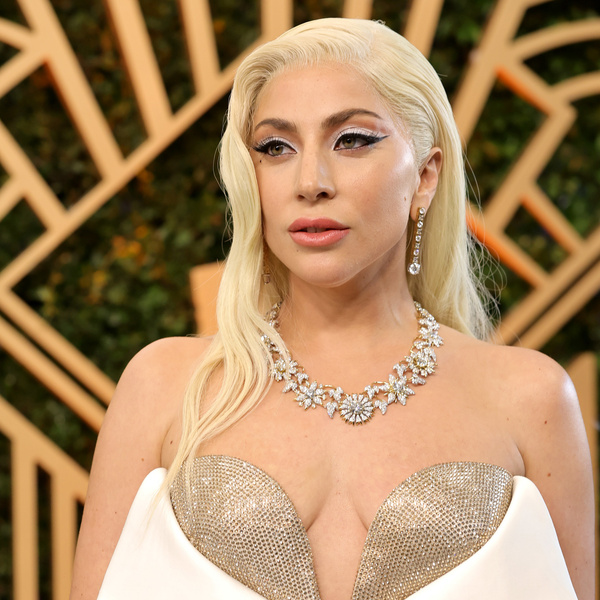 Белые тени — это тренд: доказывает Леди Гага