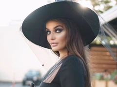 Алена Водонаева ответила Ивану Охлобыстину, оскорбившему ее за пост про аборты