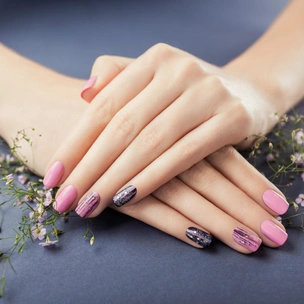 На работу и на свидание: 5 идей весеннего маникюра