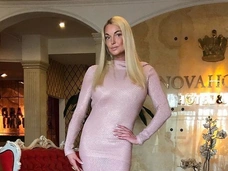 Анастасия Волочкова расплакалась на заседании по делу экс-водителя