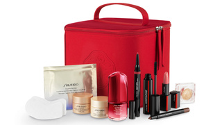 Shiseido представили набор BLOCKBUSTER Essentials