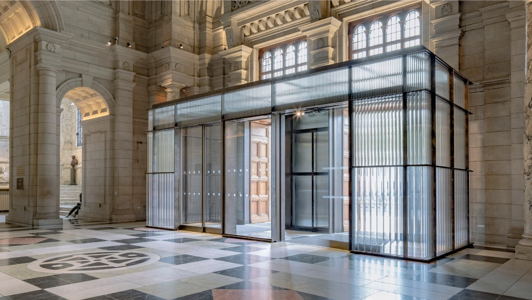 Новый вход в историческое здание музея Виктории и Альберта | Источник: Тимоти Соар