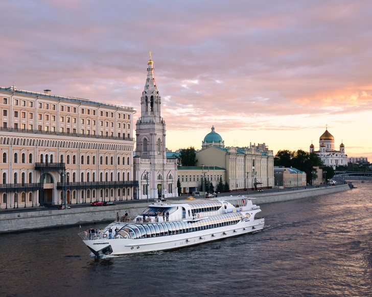 План на выходные: прогулка по Москве-реке на яхте Флотилии