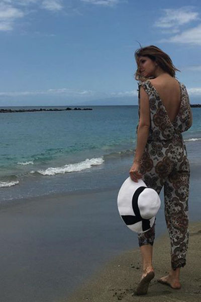 Анастасия Макеева отдыхает на океане после развода