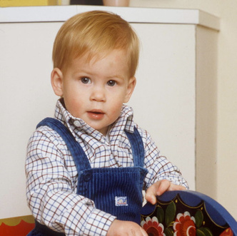 Орбакайте показала детские фото сына, на которых он копия принца Гарри