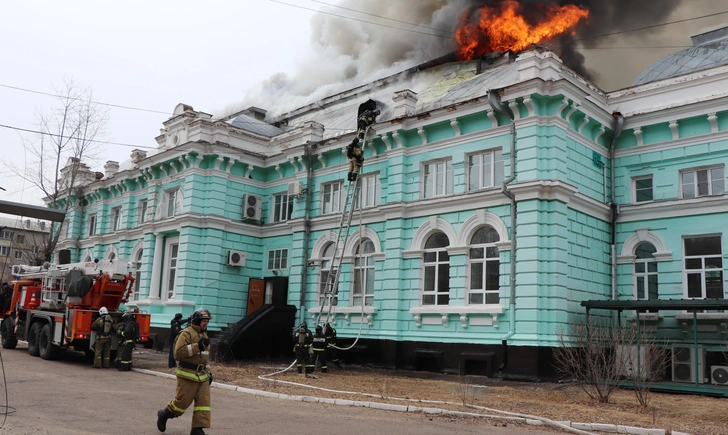 В огне не горят: хирурги провели пациенту операцию на сердце прямо во время пожара