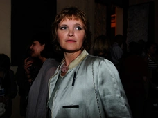Дуня Смирнова приехала на «Кинотавр» с Чубайсом