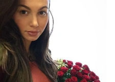 Многодетная мама Инна Жиркова выписалась из роддома