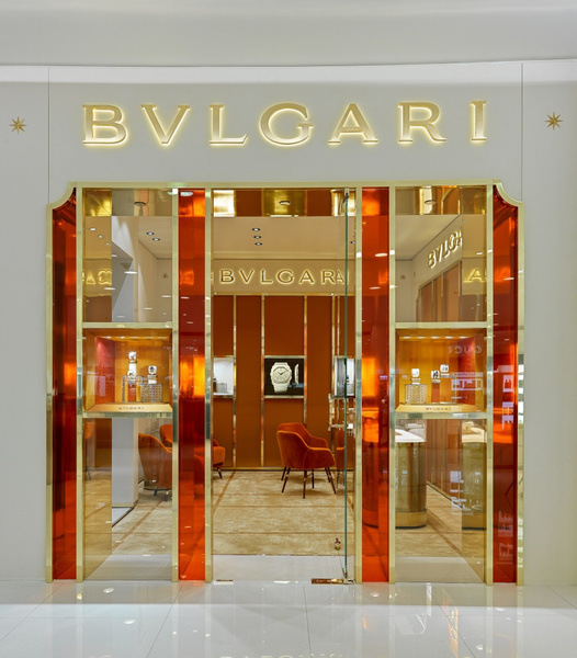 В Москве открылся первый часовой бутик Bvlgari