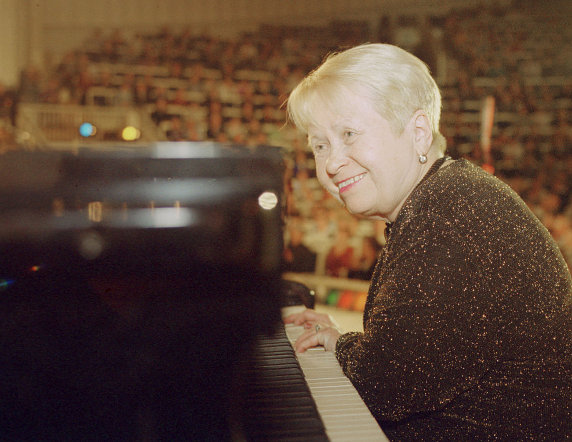 Александра Пахмутова