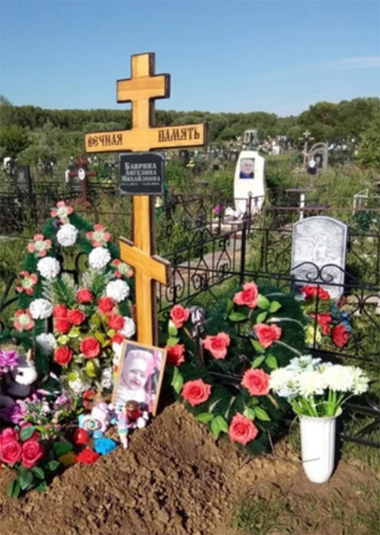 «Хоронили с ободранным личиком»: в Новосибирске полугодовалая девочка умерла после пластической операции