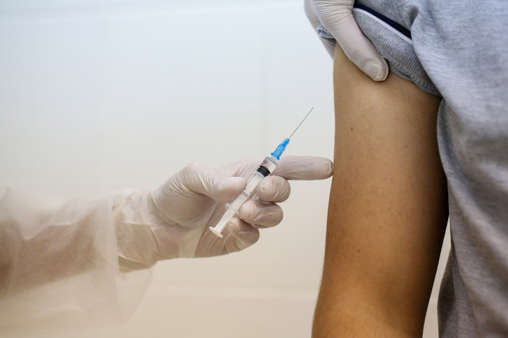 Клиники для тех, кто передумал: как прививаются покупатели фальшивых сертификатов о вакцинации