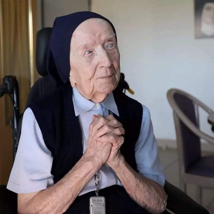 Пережила испанку и японку: во Франции умерла старейшая в мире женщина