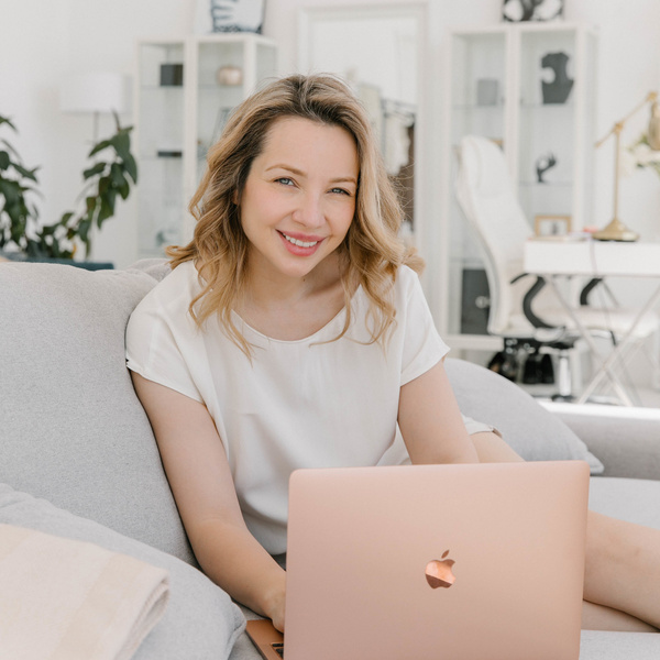 «Успешный — это в первую очередь счастливый». IT-блогер и бизнесвуман Алиса Курц — о страхах и идеалах современной женщины