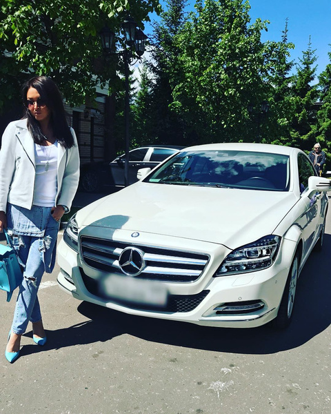 Ирина Агибалова похвасталась покупкой бриллиантового авто