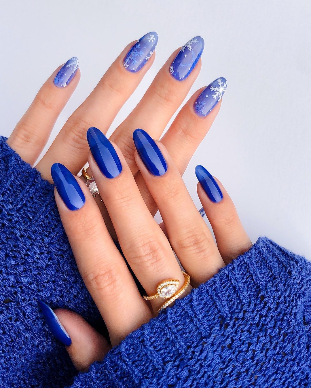 Icy blue winter nails