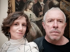 «Скорбящее лицо»: молодая жена Макаревича шутит о 30-летней разнице в возрасте в браке