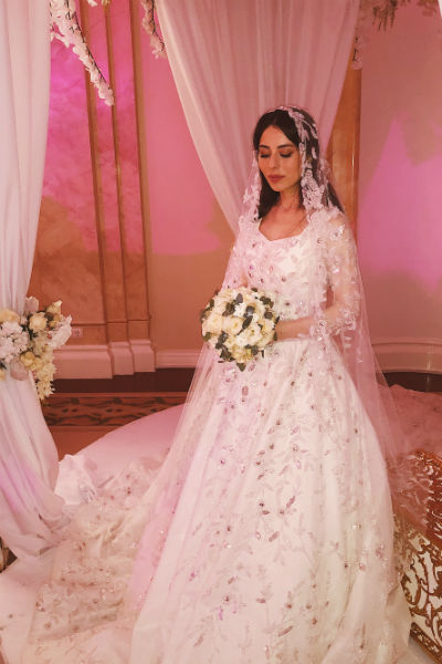 Платье невесты стоимостью 17 миллионов рублей весило 45 килограммов!