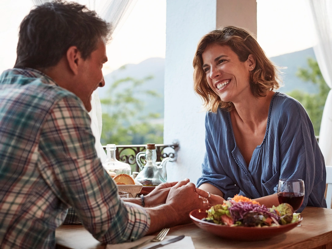 4 необычных способа пригласить мужчину на свидание | marieclaire.ru