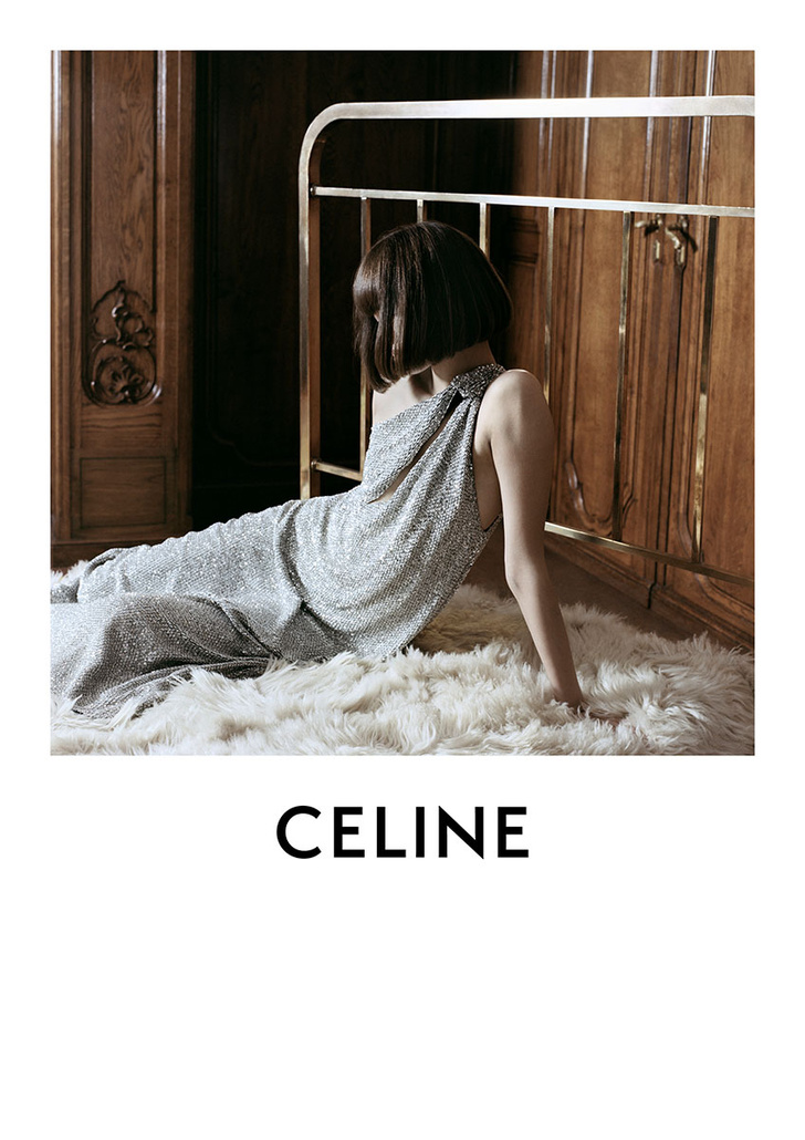 Если вы не смотрели промовидео аромата Celine с участием Лисы из BLACKPINK, то вы много пропустили