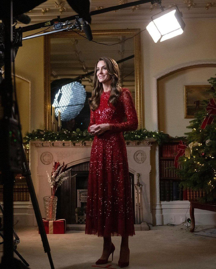 Рождество принцессы: 3 новогодних сверкающих платья, как у Кейт Миддлтон