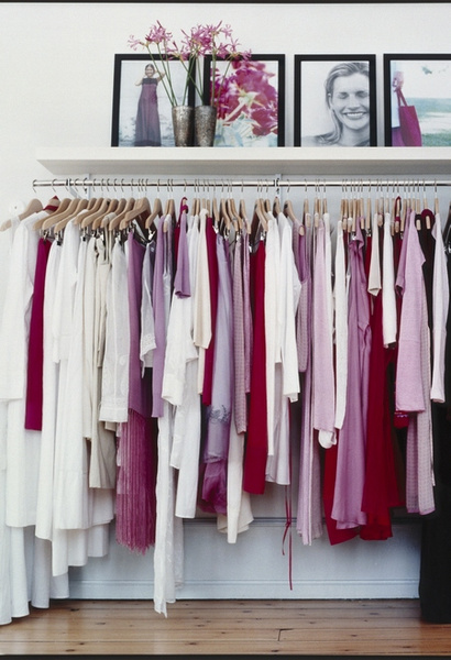 Никакой Нарнии: 10 способов обойтись без шкафа для одежды