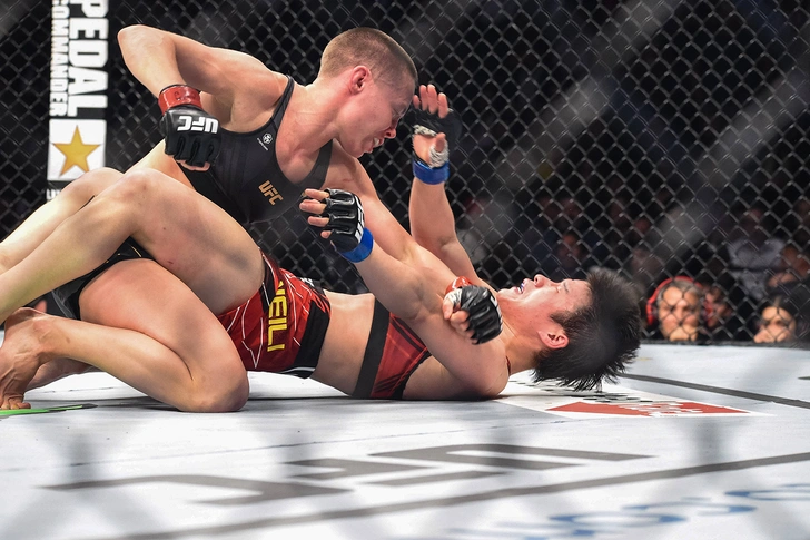 Бой Роуз Намаюнас против Вейли Чжан, турнир UFC 268 в Мэдисон-Сквер-Гарден. Нью-Йорк, США, 6 ноября 2021 года