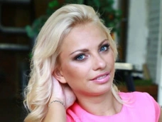 Оказалась в тюрьме или стала жертвой секс-рабства? Стюардесса уехала на заработки в Турцию и исчезла