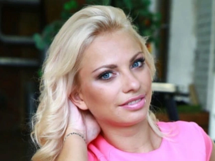 Оказалась в тюрьме или стала жертвой секс-рабства? Стюардесса уехала на заработки в Турцию и исчезла
