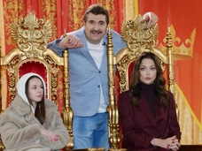 Валерий Комиссаров с позором выгнал Инстасамку из «Битвы престолов» и лишил ее гонорара