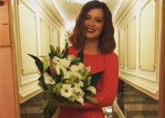 Юлия Савичева вернулась к гастролям после родов
