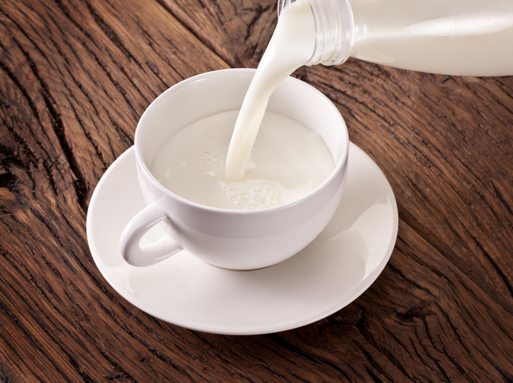 Правда ли, что теплое молоко помогает при простуде? Отвечает биолог